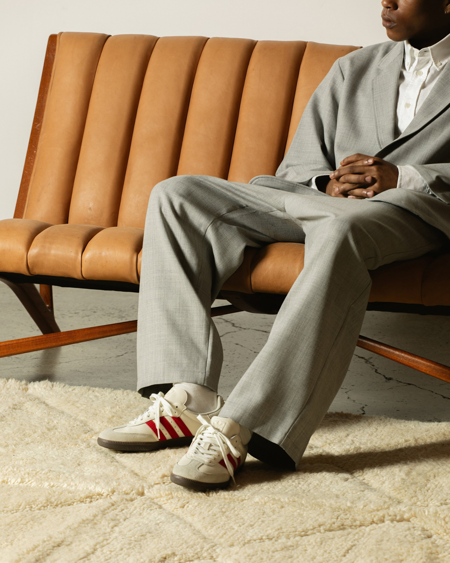 adidas「SAMBA OG」にStyles/ROSE BUD限定モデルが登場。赤のアクセントが効いた大人の名作