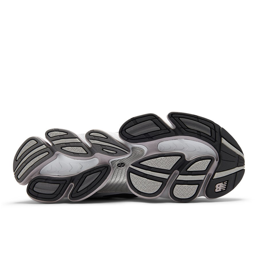 Y2Kの最高峰。New Balance「ABZORB 2000」が叶える異次元の安定性と快適さ