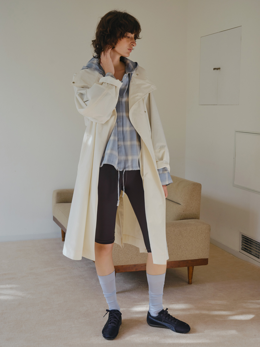 emmi×PUMA別注「SPEEDCAT」が登場。サテンネイビーで魅せる大人の春スニーカー