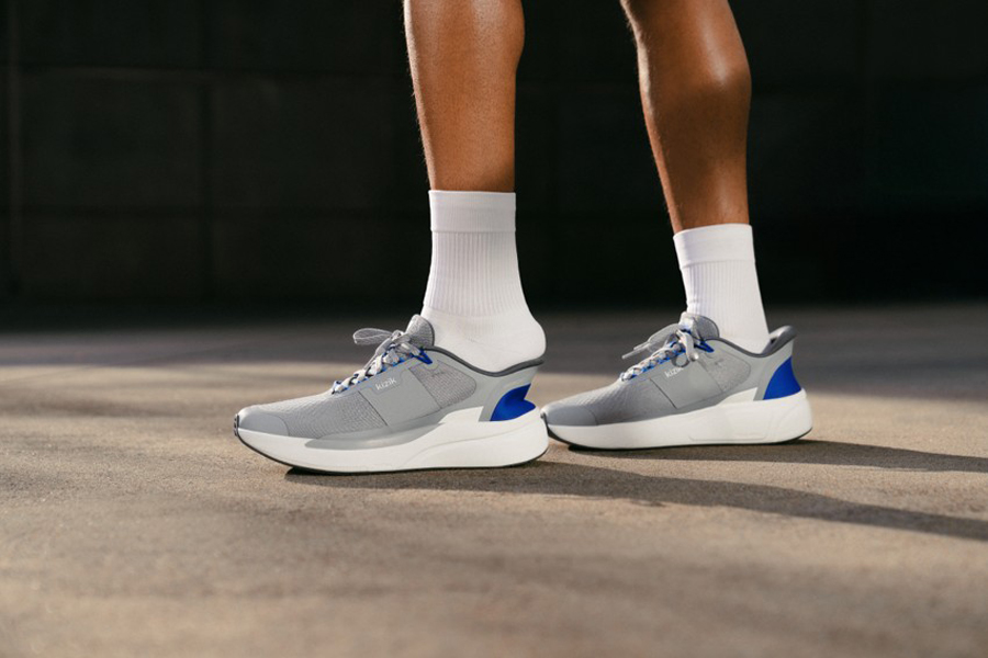 Men’s ：Barely Blue