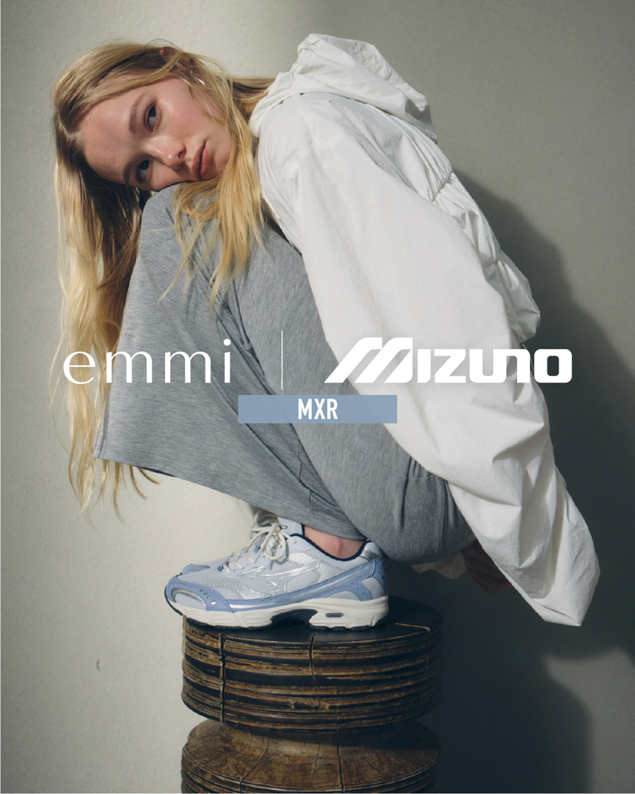 Mizuno×emmi「MXR emmi」第2弾、淡いブルーとシルバーが春を軽やかに彩る別注モデル①