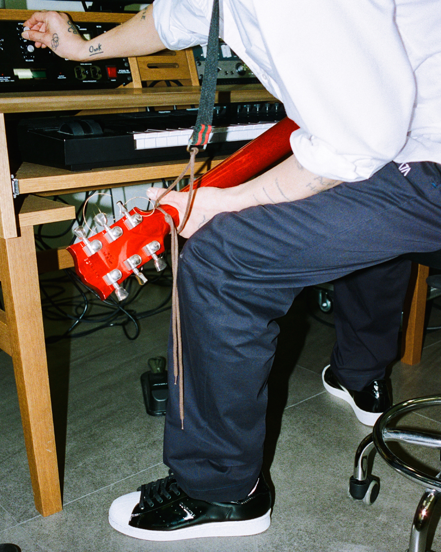 V.A. × アディダス オリジナルス「SUPERSTAN」SUPERSTARとSTANSMITHを繋ぐパテントの一足③